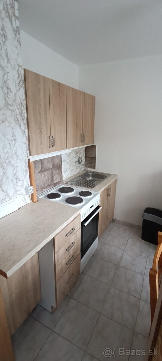Na prenájom1 izbový byt v meste v meste Dunajská Streda - 3