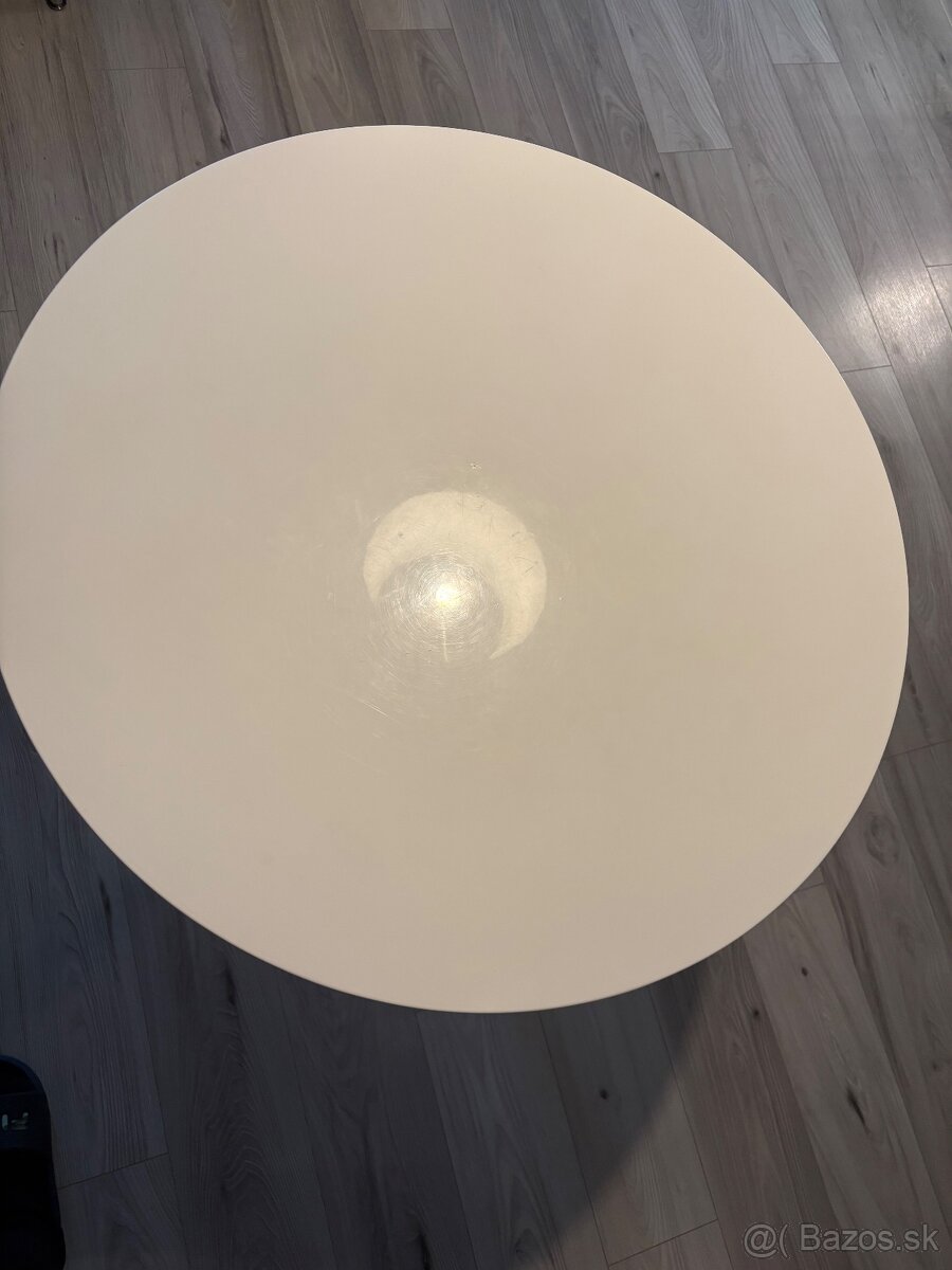 Okrúhly jedálenský stôl - 3