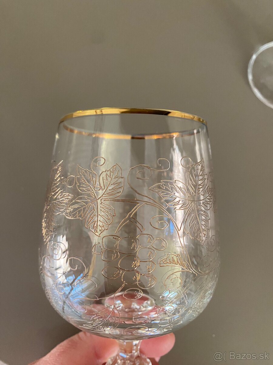 Predám poháre na víno-3 dcl - 3