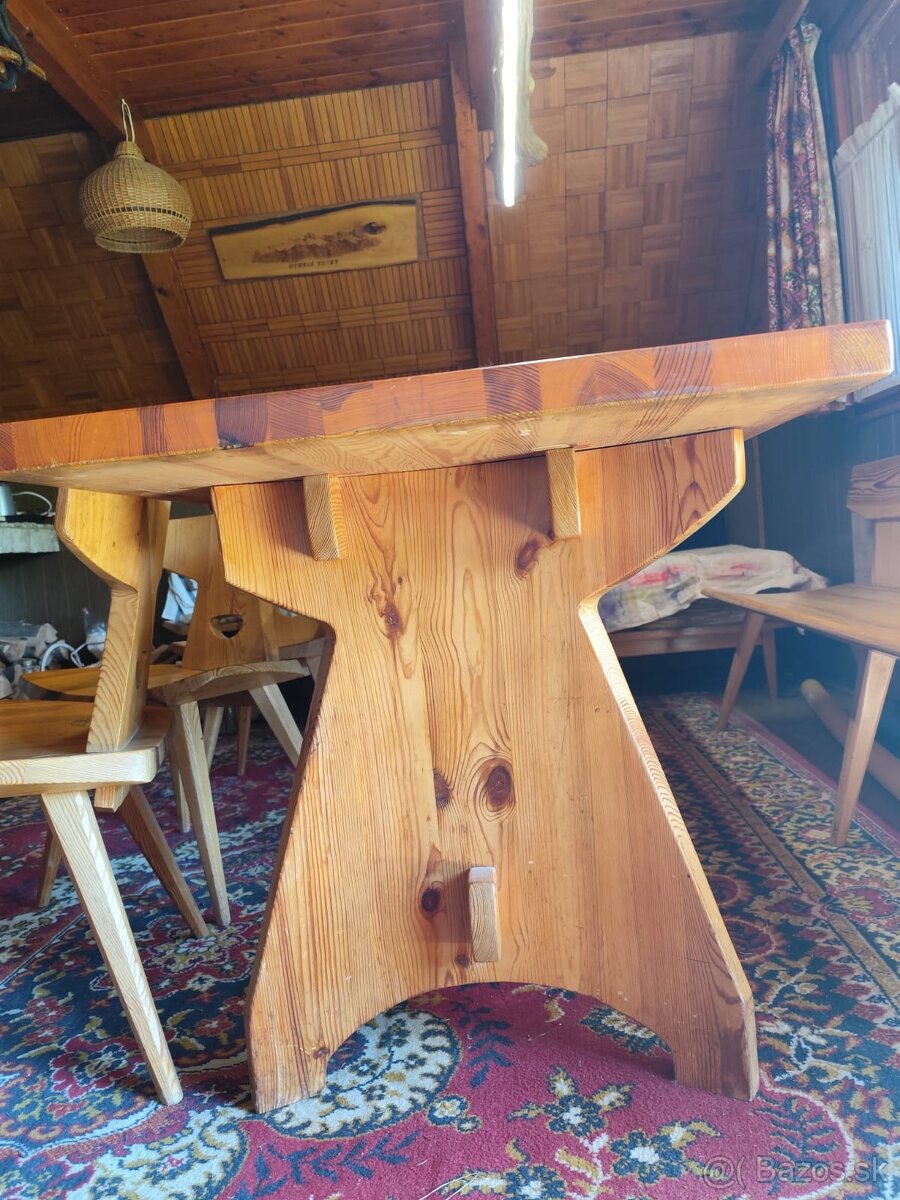 Drevený stôl s lavicou a 4 stoličkami - 3