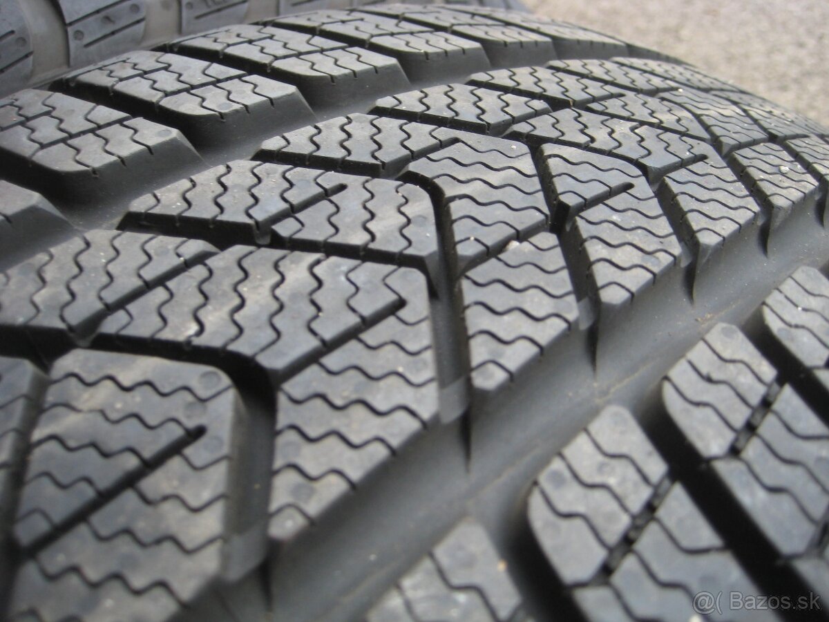 Nové 4ks 245/45R18 100V PIRELLI Sottozero 3 r2021 d8mm - 3