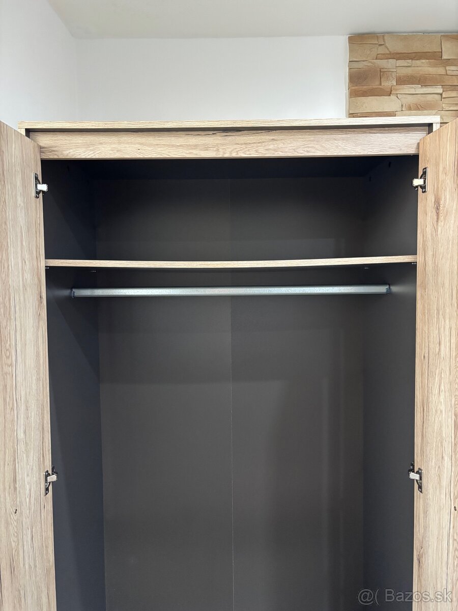 Šatníková skriňa - 3