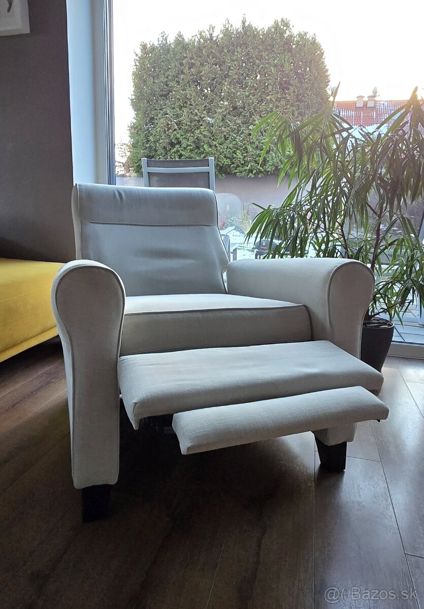 Polohovatelné kreslo - 3