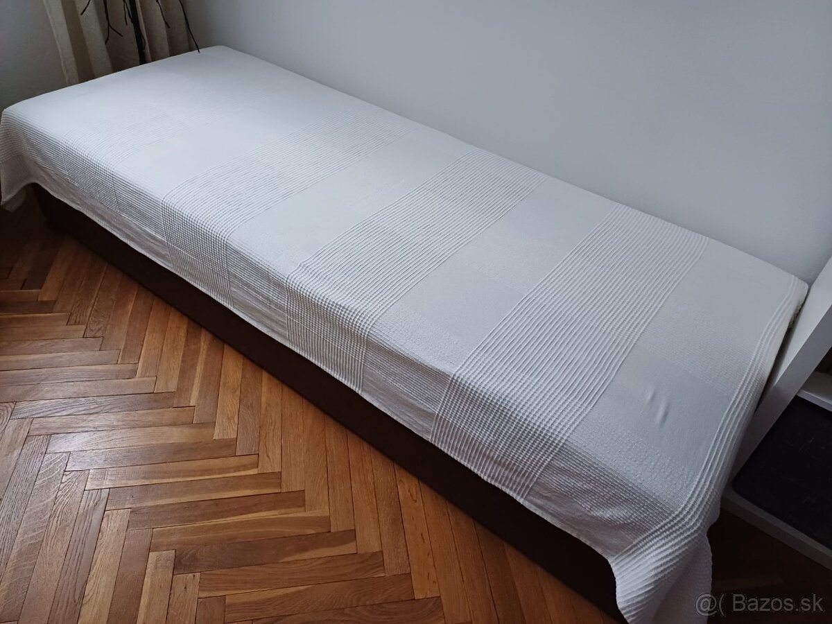 Postel s úložným priestorom - 3