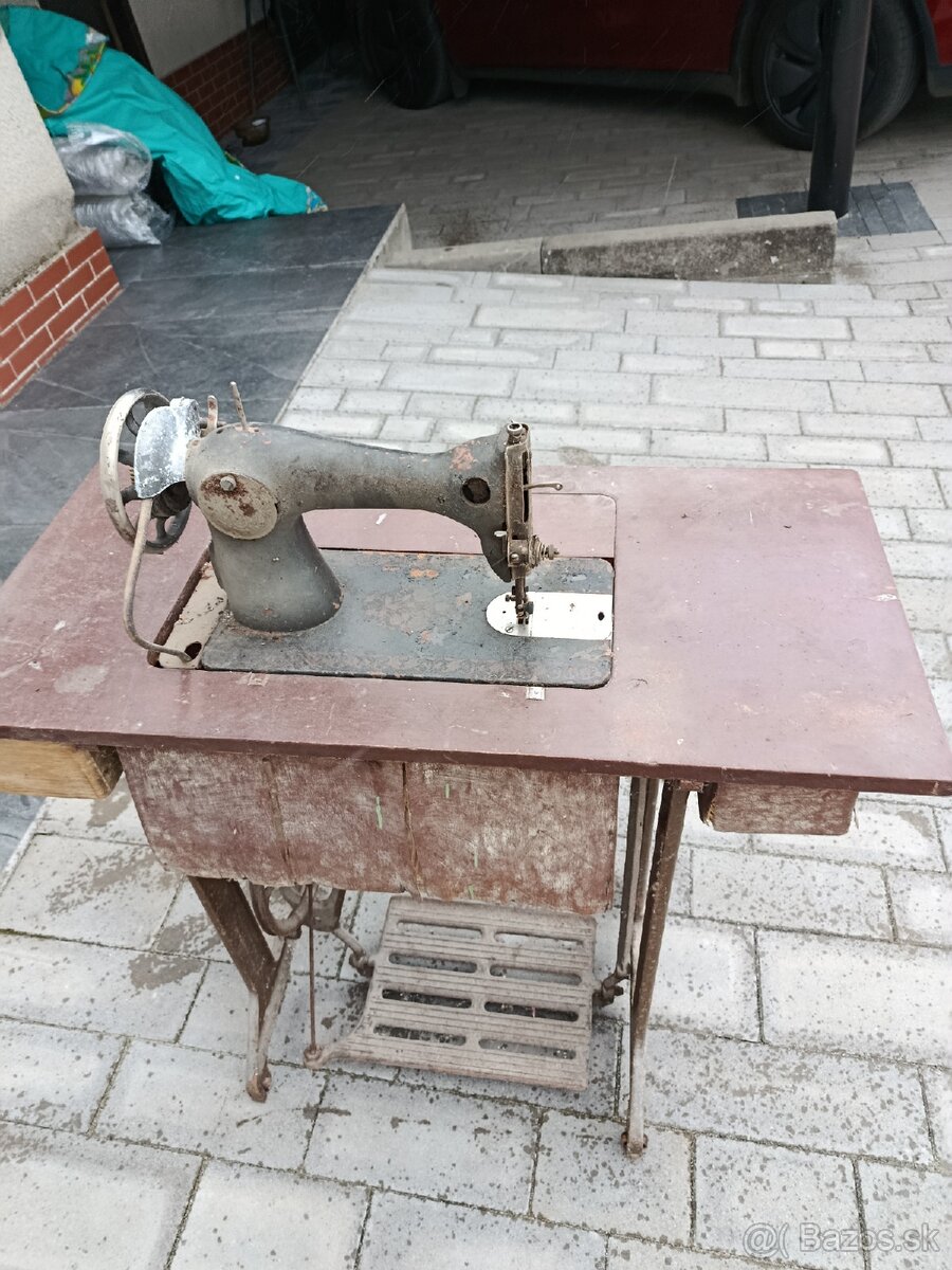 Starožitný šijací stroj - 3