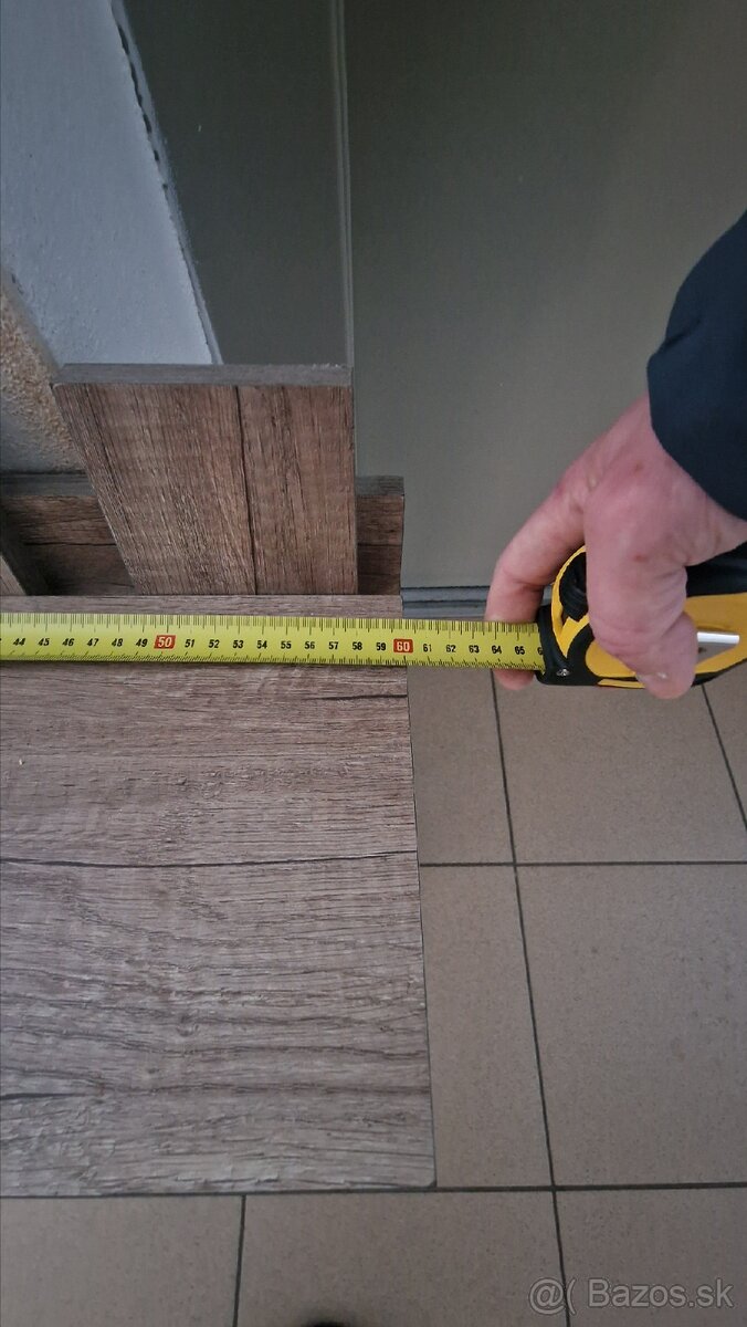 Vešiaková stena - 3