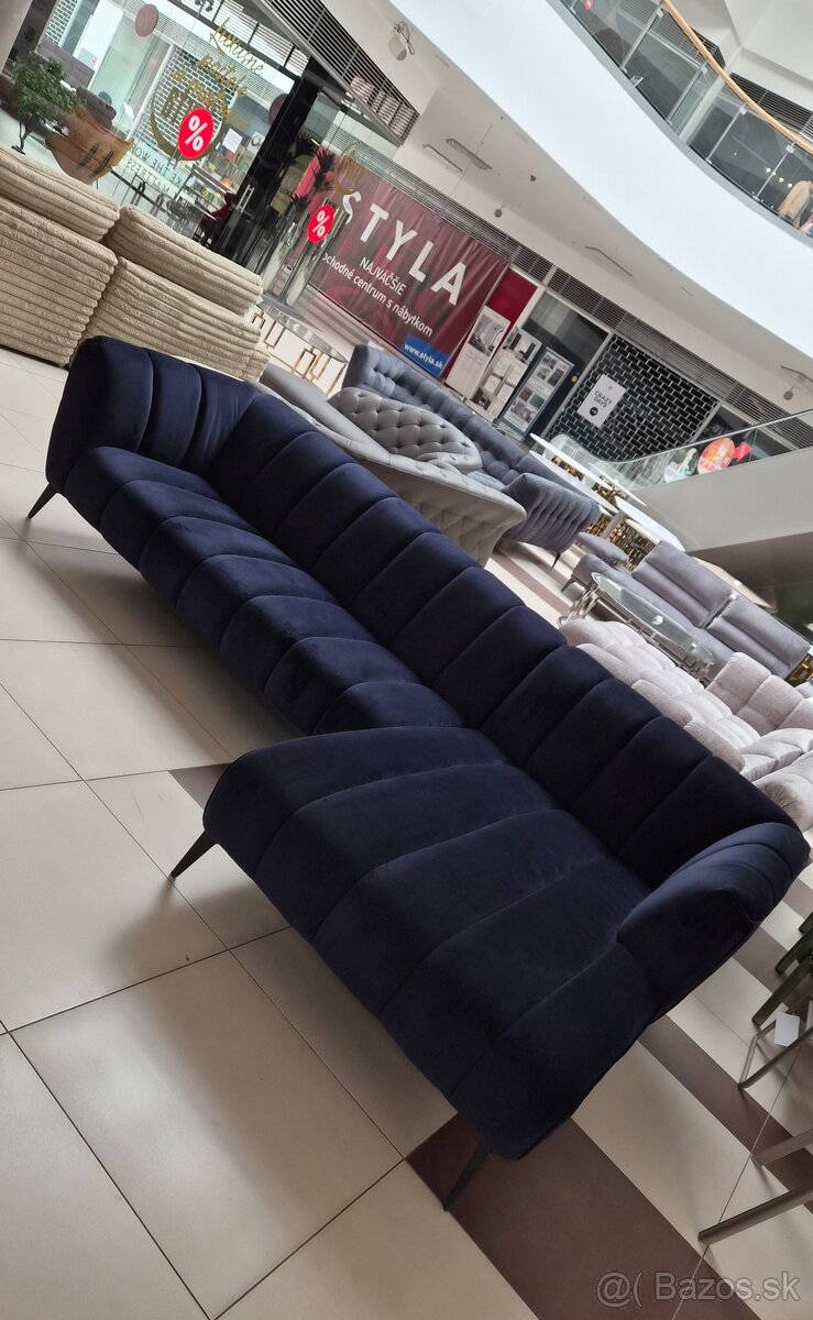 Tmavomodra zamatova presivana sedacka - 3
