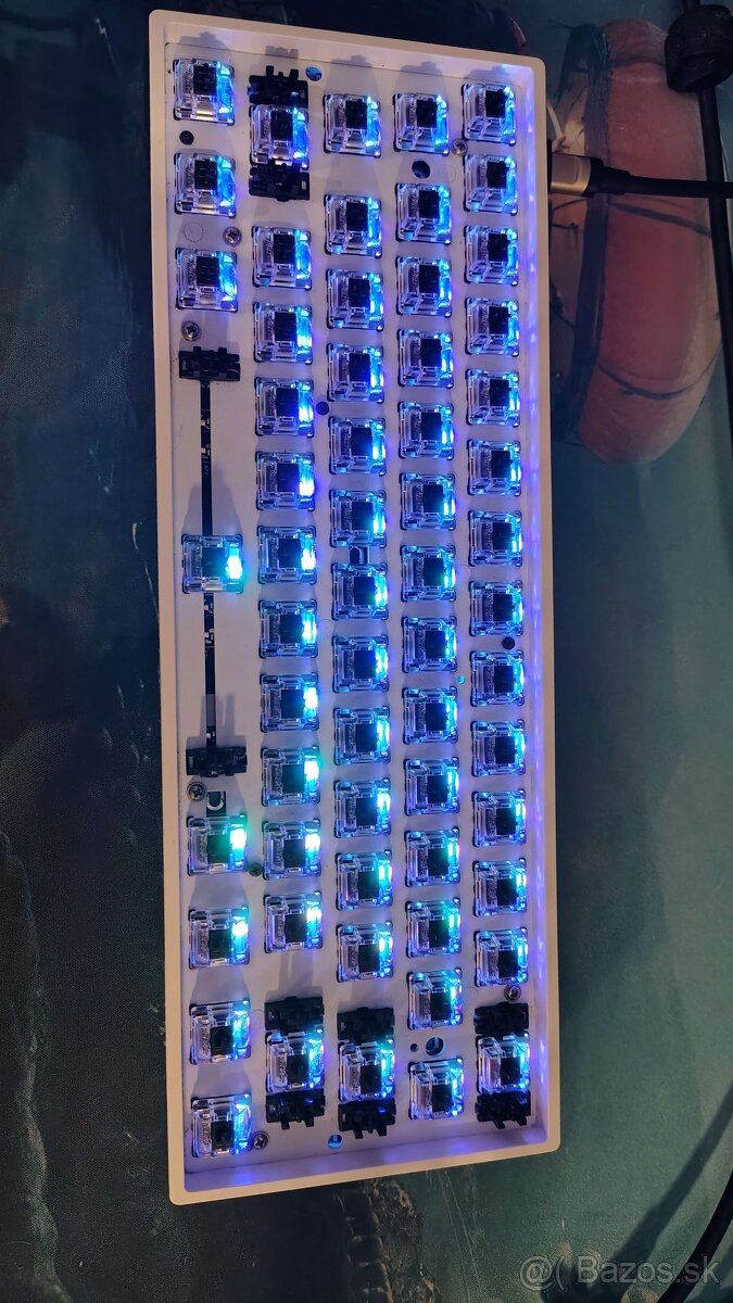 Skyloong Herná Mechanická RGB Klávesnica - GK61 - 3