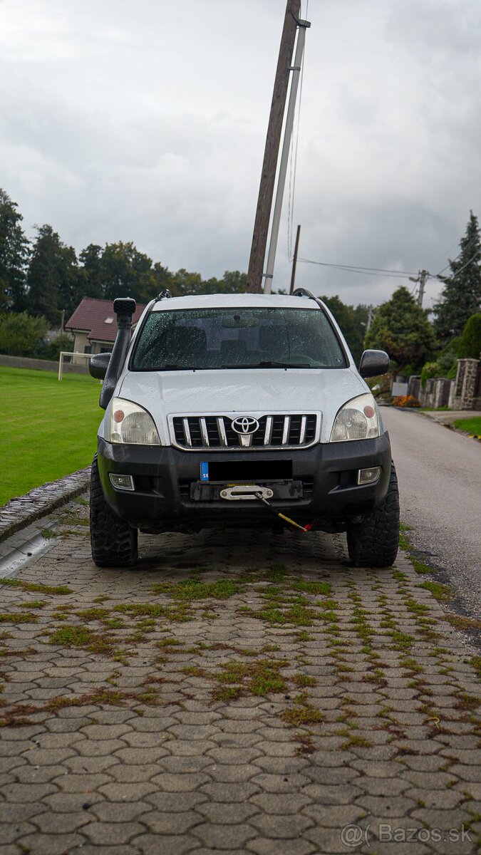 Toyota Land Cruiser J120 Prado - 3
