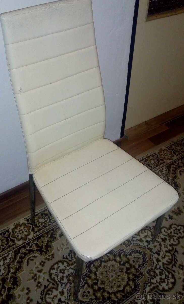 2 stoličky - 3