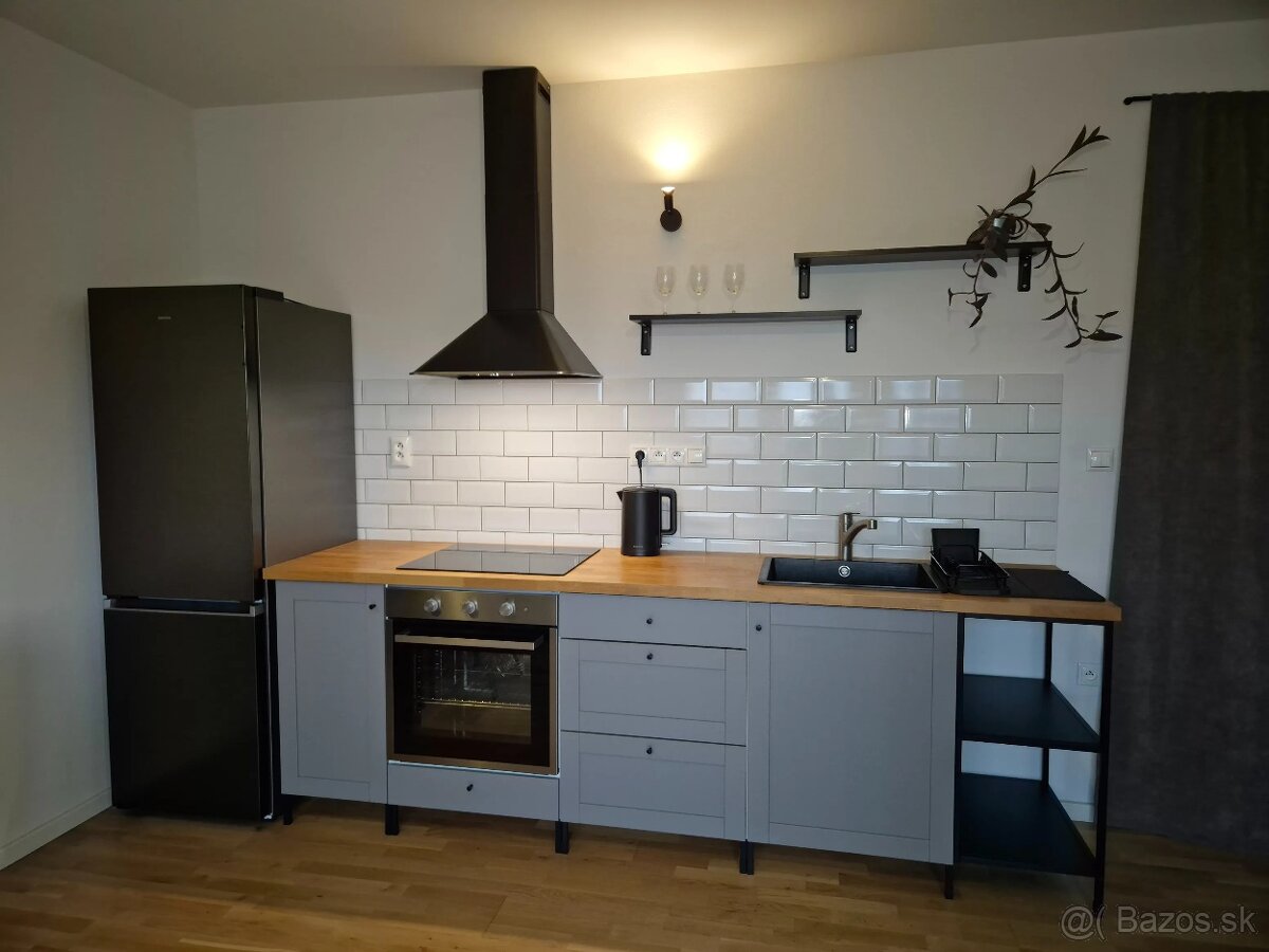 Realitný kancelária REALADR s.r.o. - 3