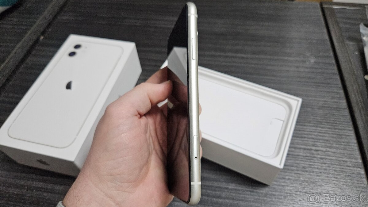 Apple iPhone 11 biely 128GB - puknutý - 3