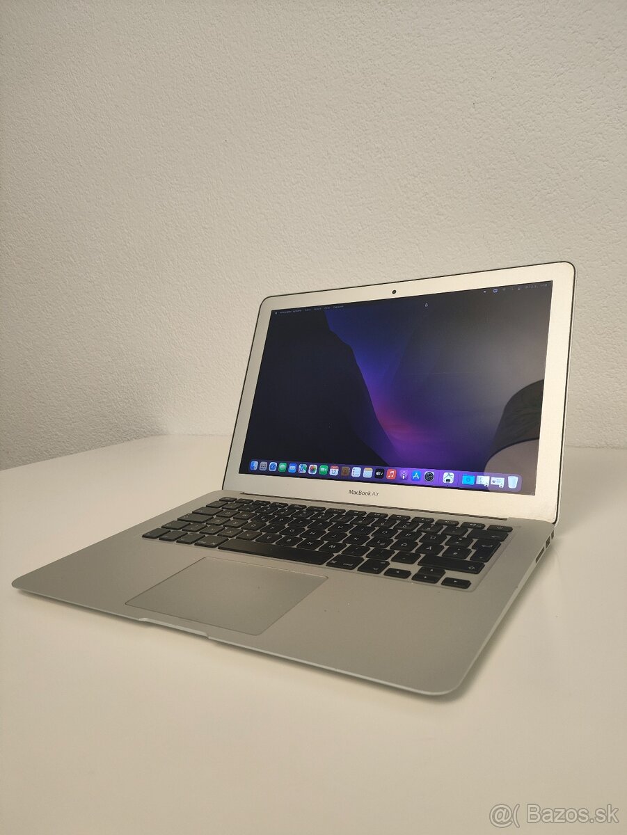 MacBook Air 2017 | i5 • 8GB • 256GB - 3