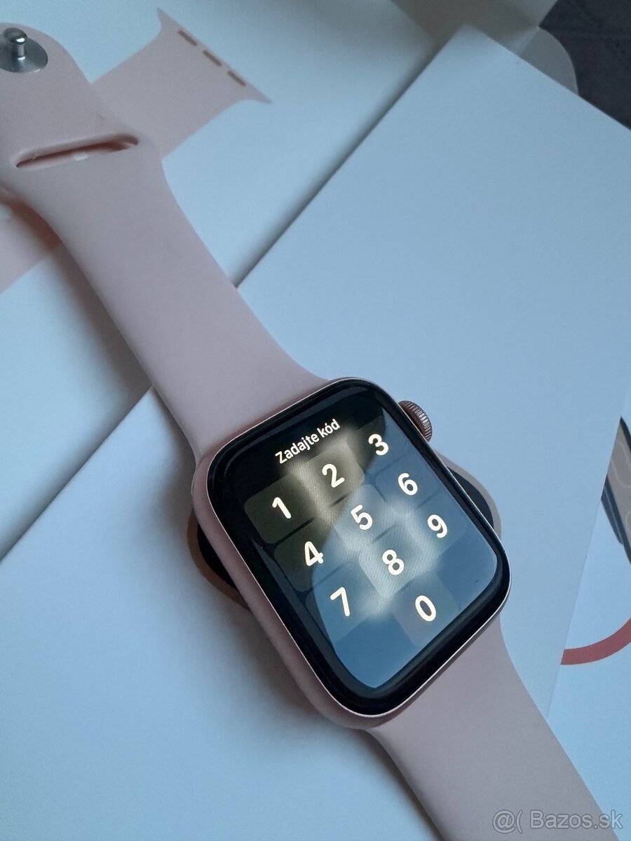 Apple Watch SE - 3