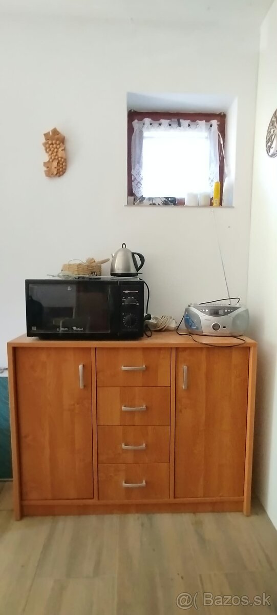 Predám vitrínu a komodu - 3