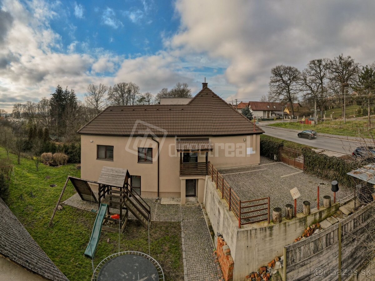 Kompletne prerobený rodinný dom s veľkým pozemkom-stačí sa l - 3