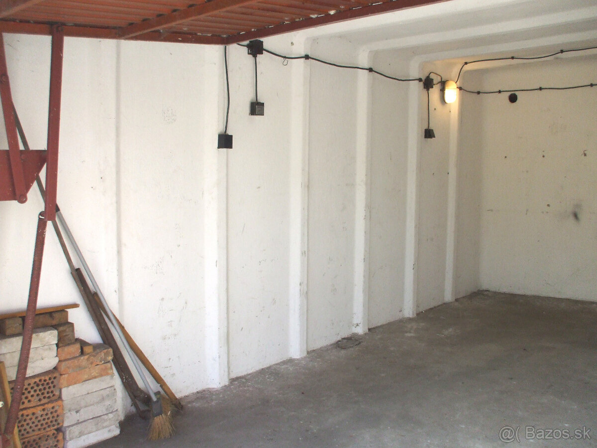 Prenájom garáže v Šamorine / MESTSKY MAJER / - 3