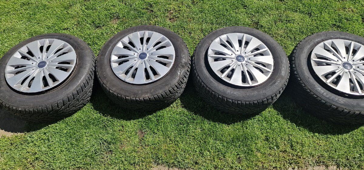 Zimné pneumatiky s diskami a puklicami na Ford Galaxi - 3
