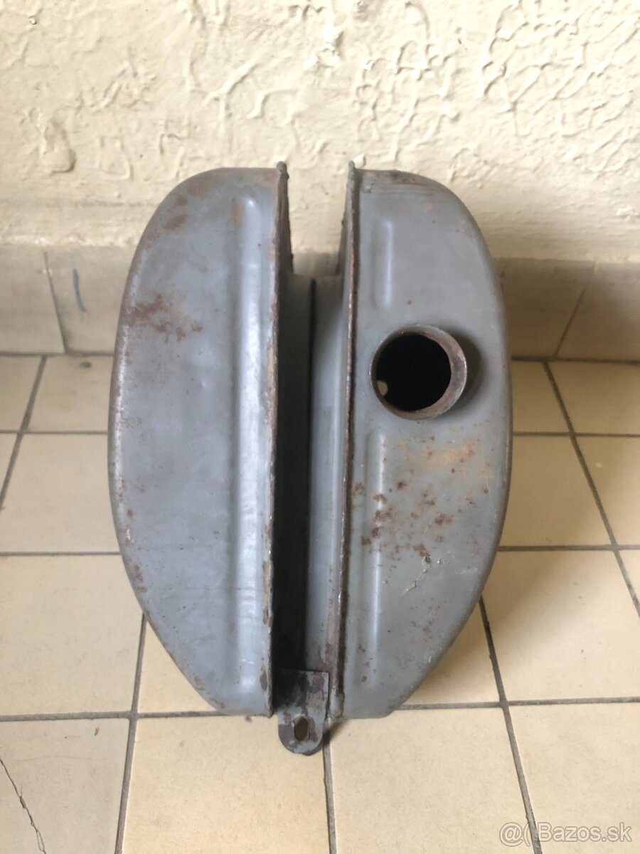 Predám originálnu nádrž na jawa pionier 50 typ 20 a 21 - 3