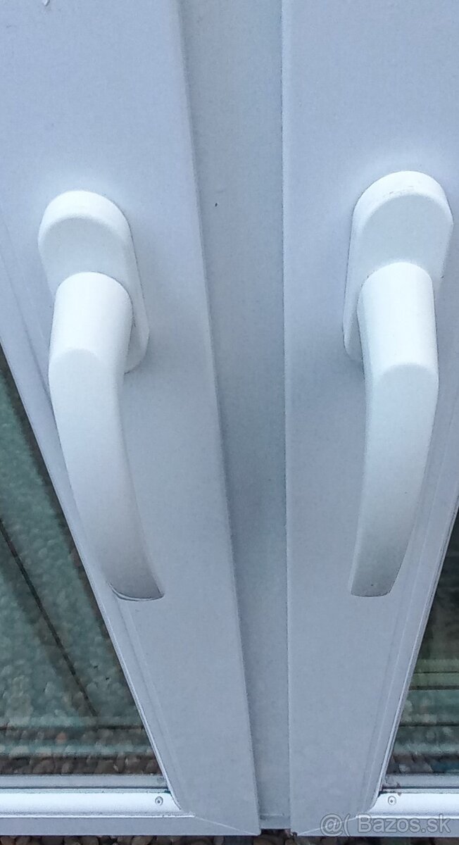 Predám použite dvojkrídl.okna 205x139 3sklo 205x152 ,118x145 - 3