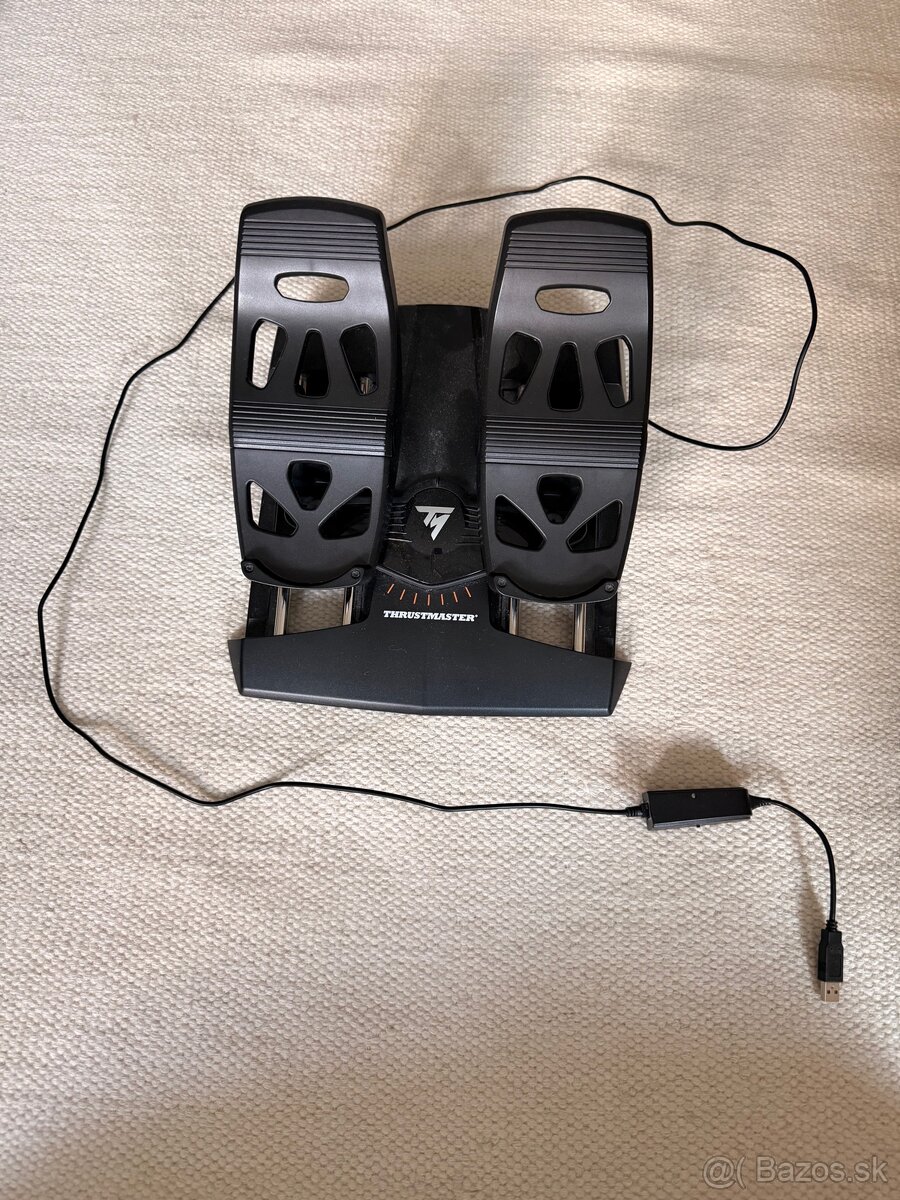 Honeycomb Throttle + Flight Controls + Thrustmaster pedále - 3