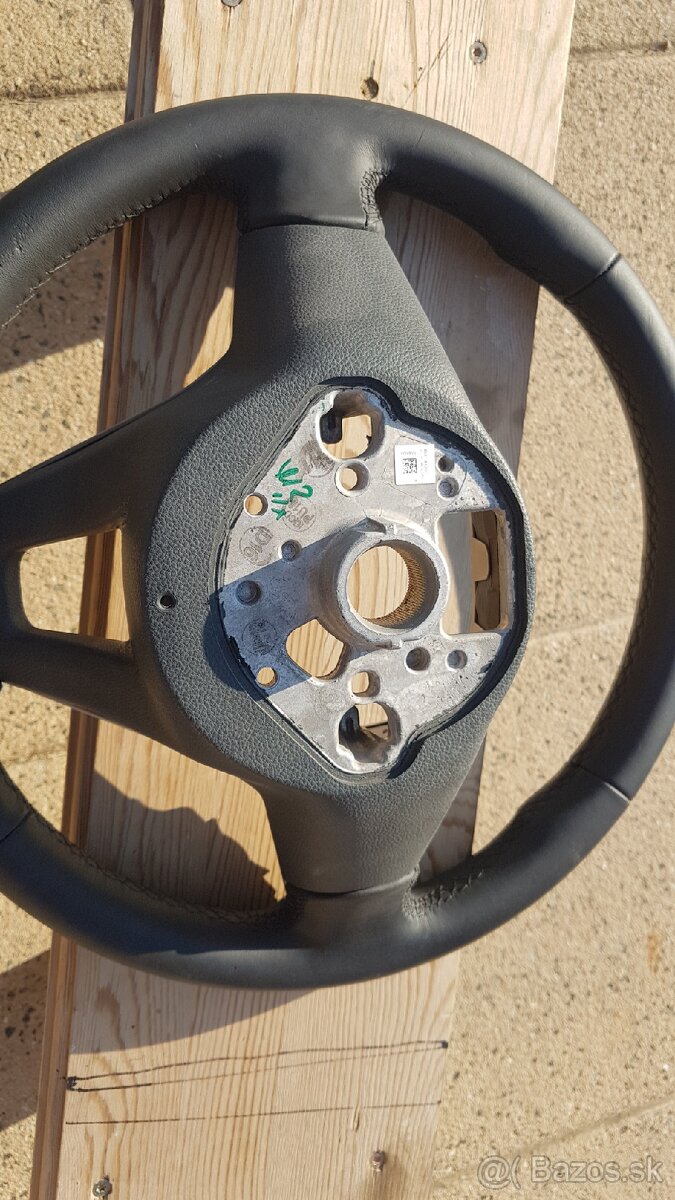 Predám multifunkčný volant na Passat B8 - 3