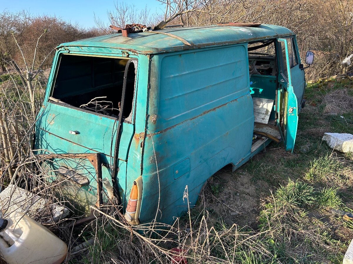 Škoda 1203 karoséria - 3