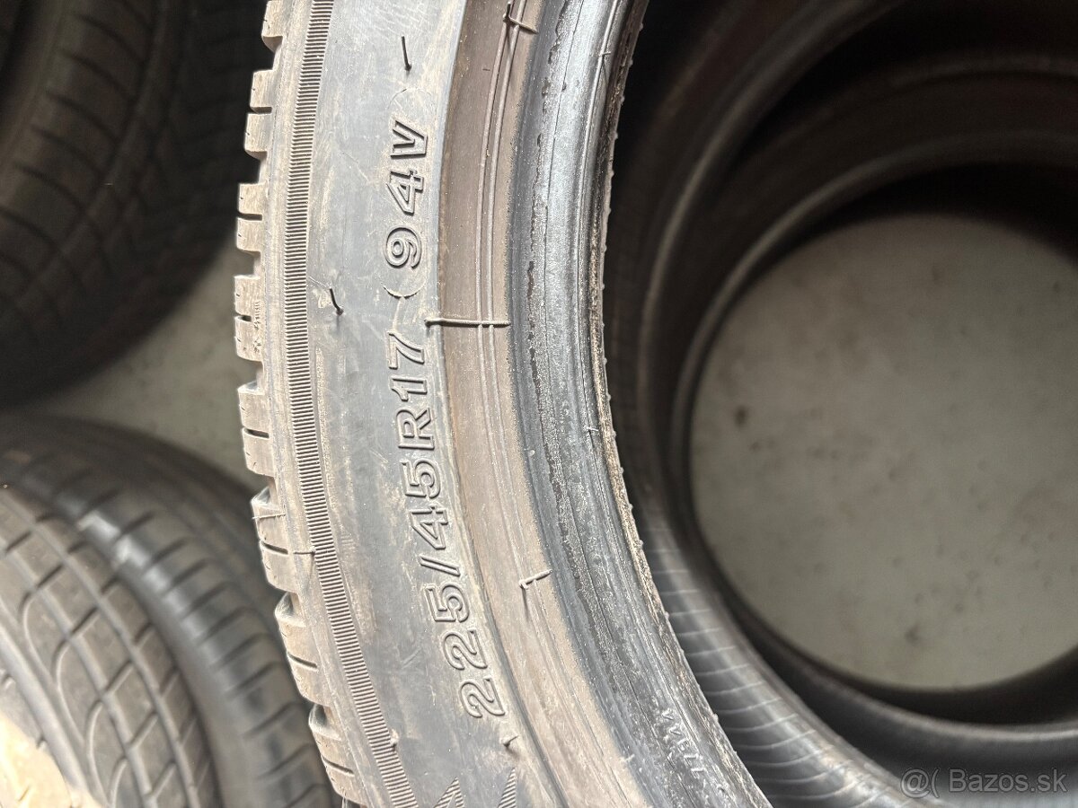 225/45R17 - 3