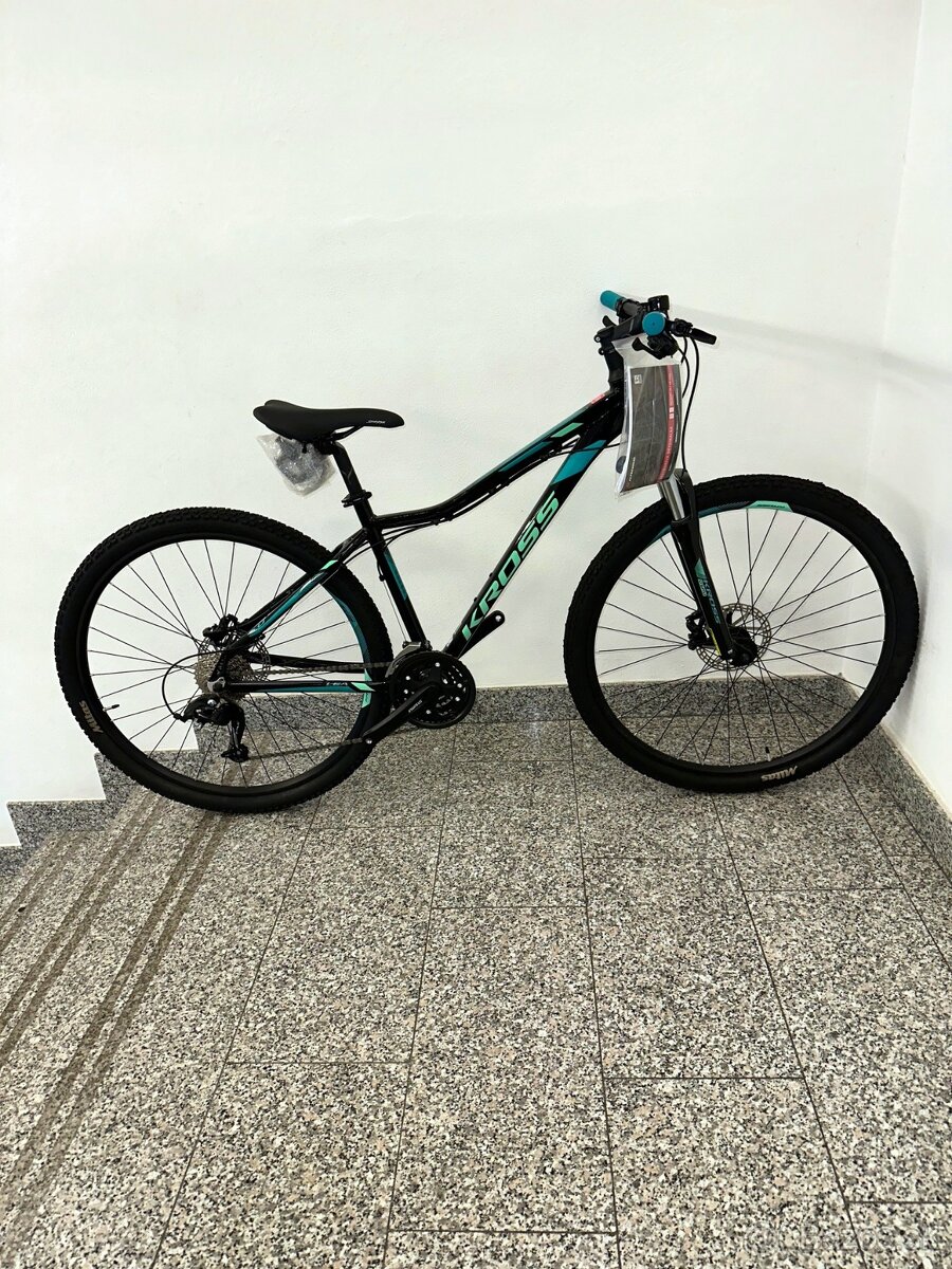 Kross Lea 5.0, 29/ 27,5 bicykel dámsky, Black Turquoise Glos - 3