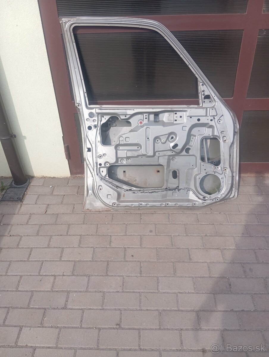 Nissan patrol predné dvere
