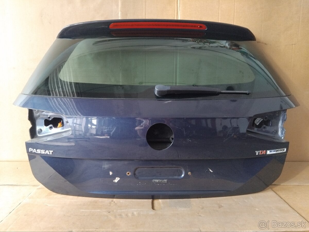 dvere kufra Passat B8 - LH5X - 3