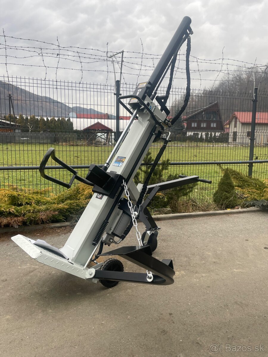 Štiepačka dreva, sekáč 12 ton, dovoz Nórsko 2025, ŠPECIÁLNA - 3