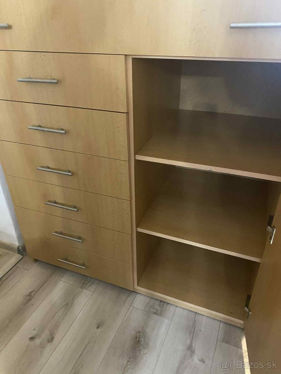 Komoda - 3