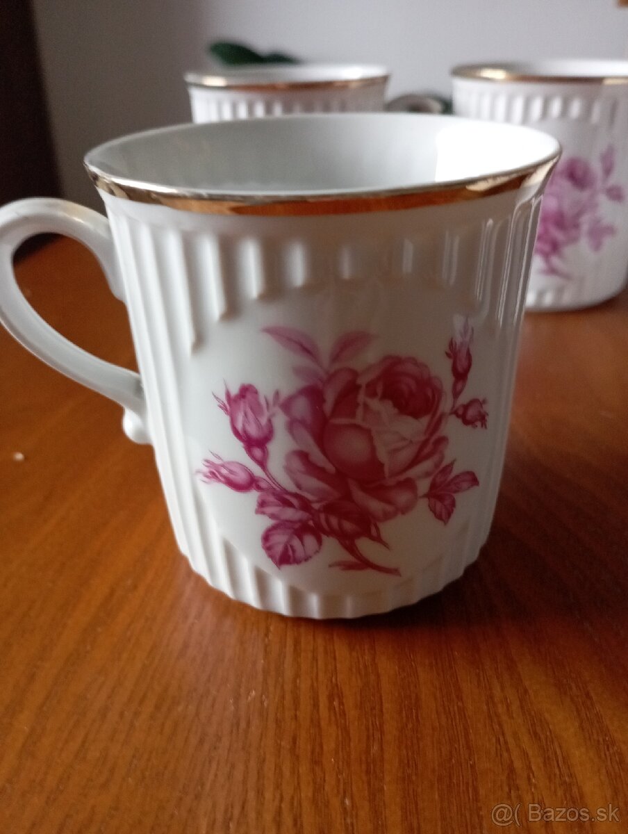 Súprava starých šálok - 3