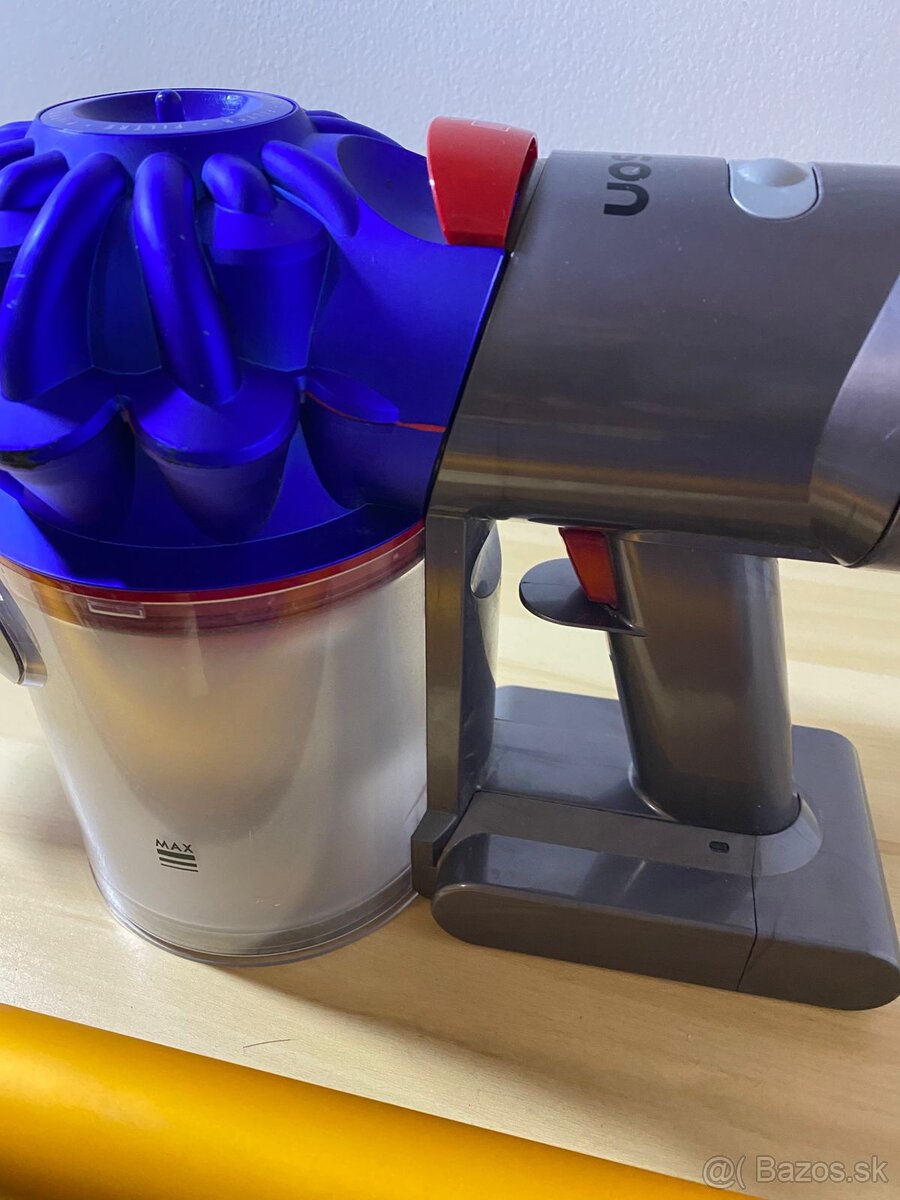 vysávač Dyson V7 - 3
