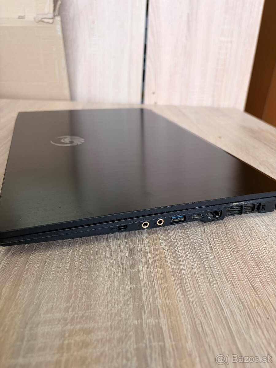 Predám herný notebook MSI Bravo 17 - 3