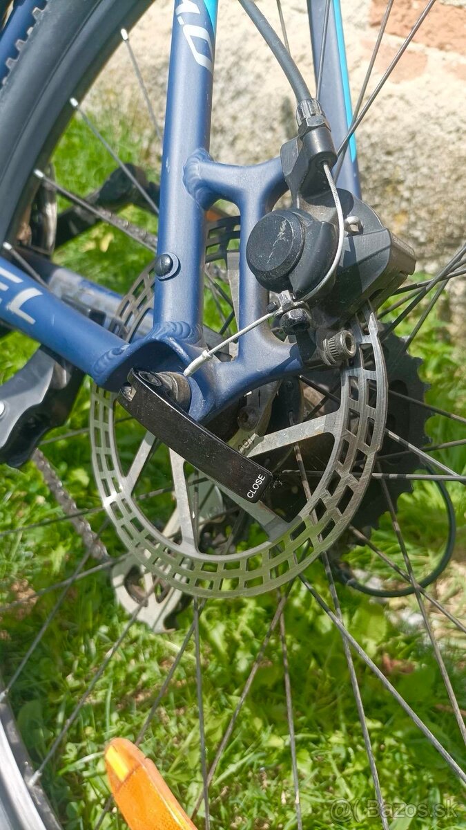 Horský bicykel KROSS LEVEL 1.0 - 3