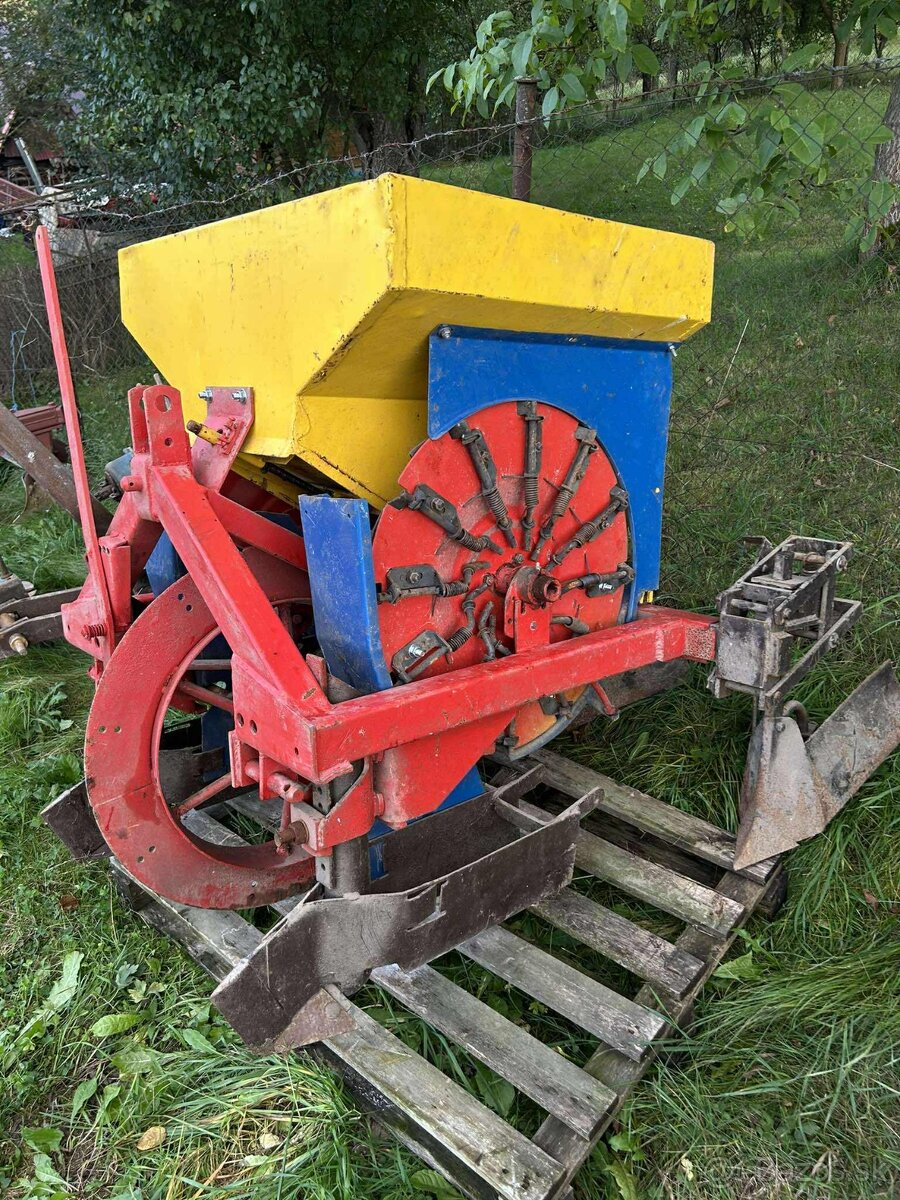 Predám český sadzač zemiakov Agrozet - 3