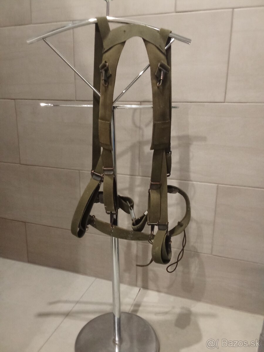 Predam vojensky postroj - 3