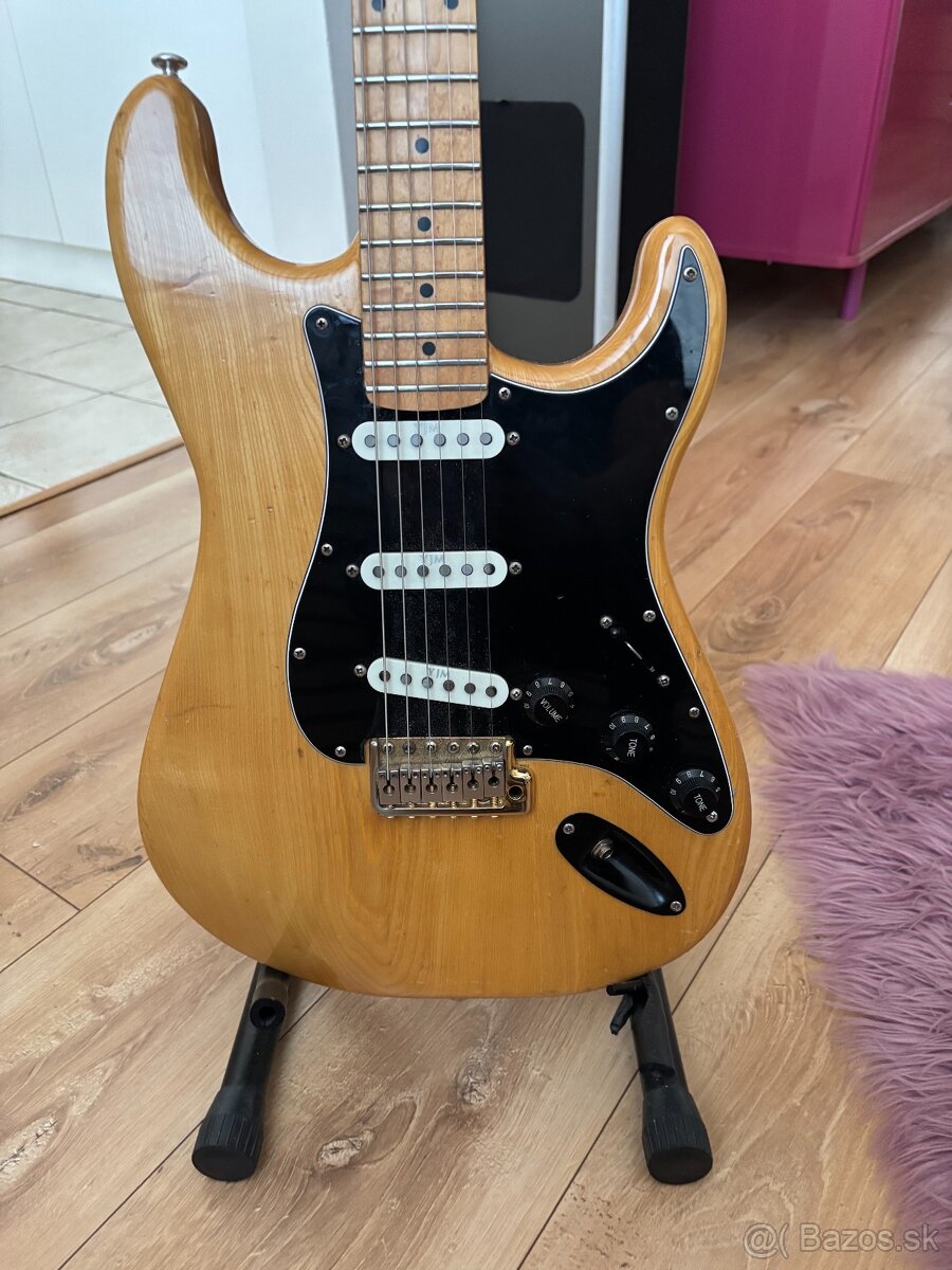 Fender Staratocaster Made in Japan - 3