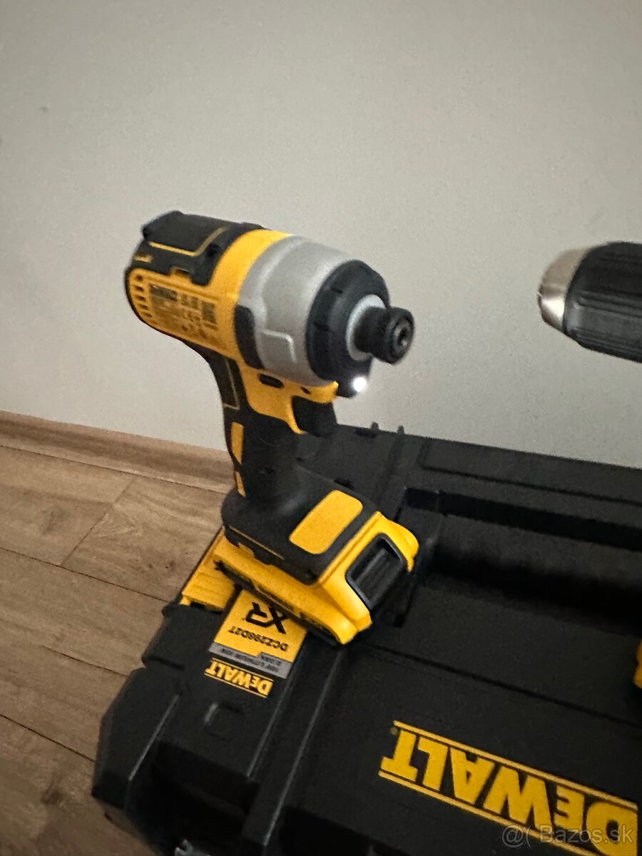 Dewalt - 3