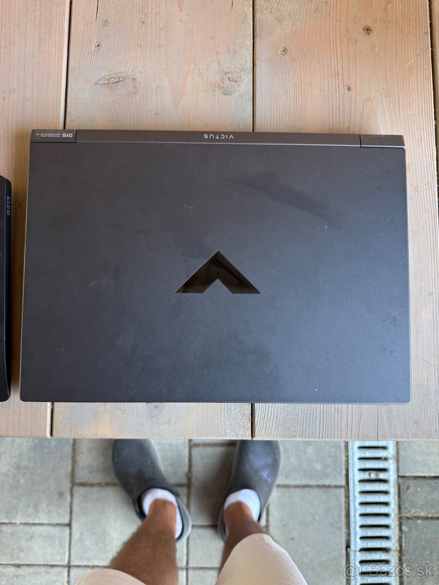 Herny notebook victus - 3