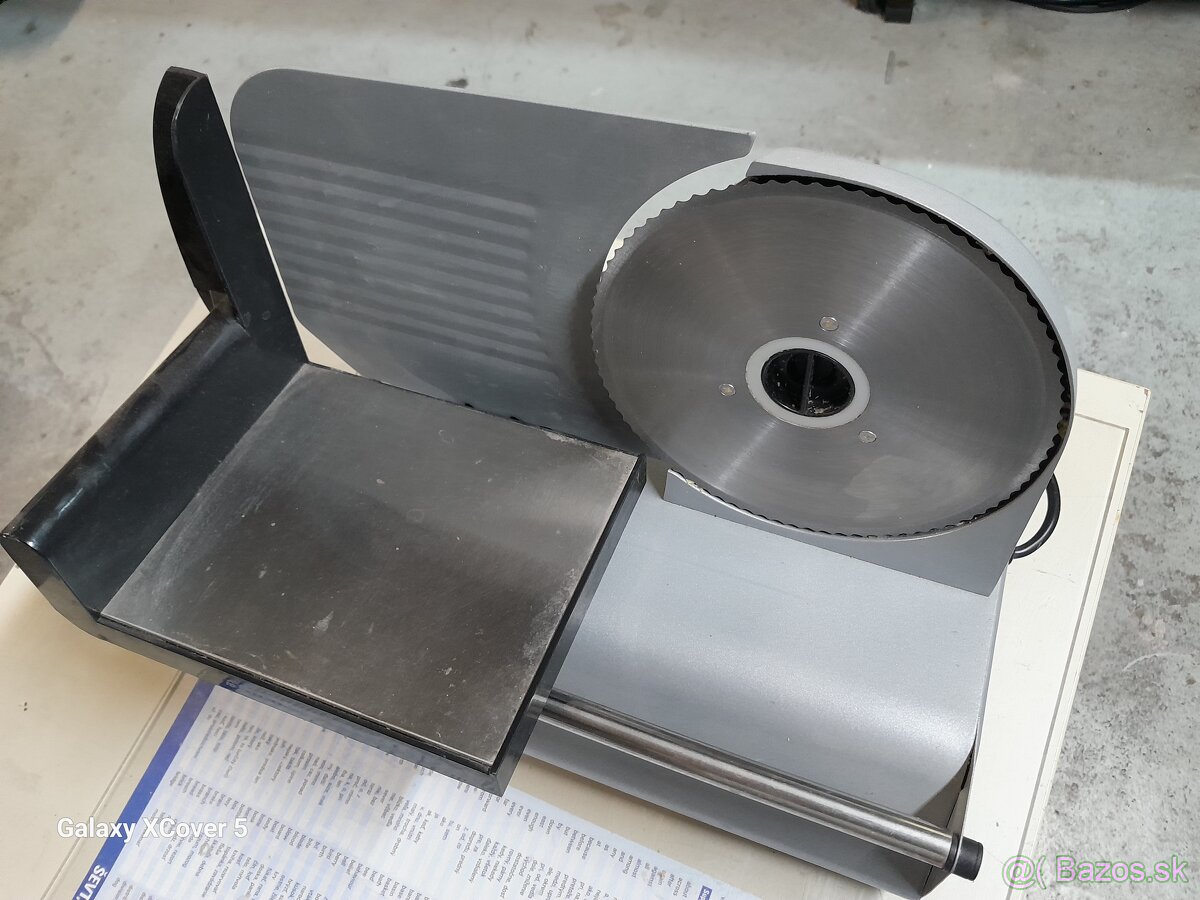 Predám elektrický krájač Tarrington House FS1500M - 3