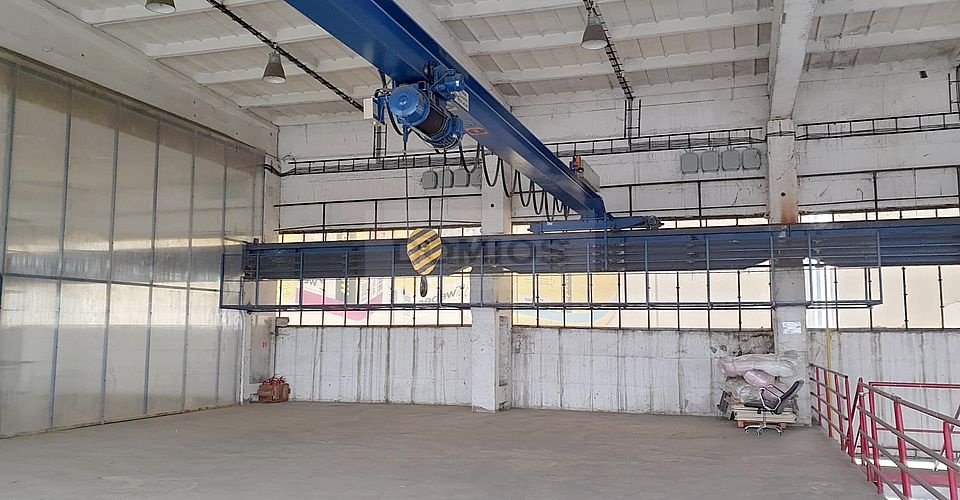 Výrob.- sklad areál (haly + pozemok, kancel., parking, KE-J) - 3