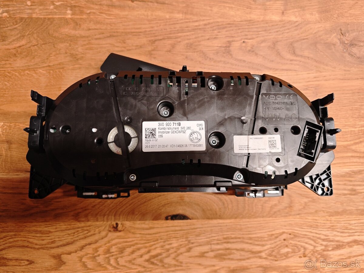 Budíky škoda Superb 3 3V0 920 711 B - 3