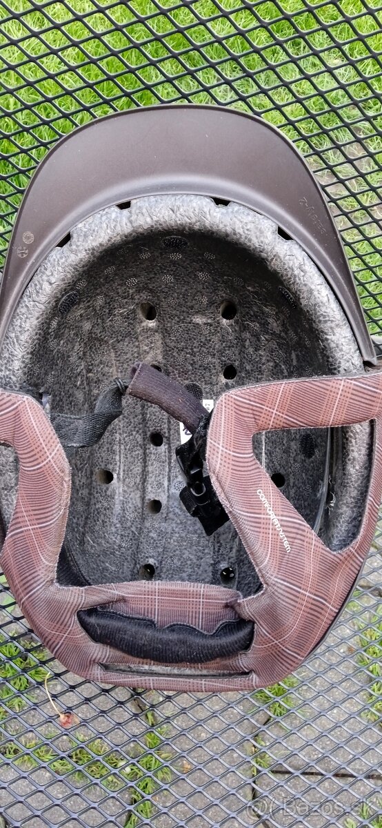 Jazdecka prilba velkosť L ------------------20 eur - 3