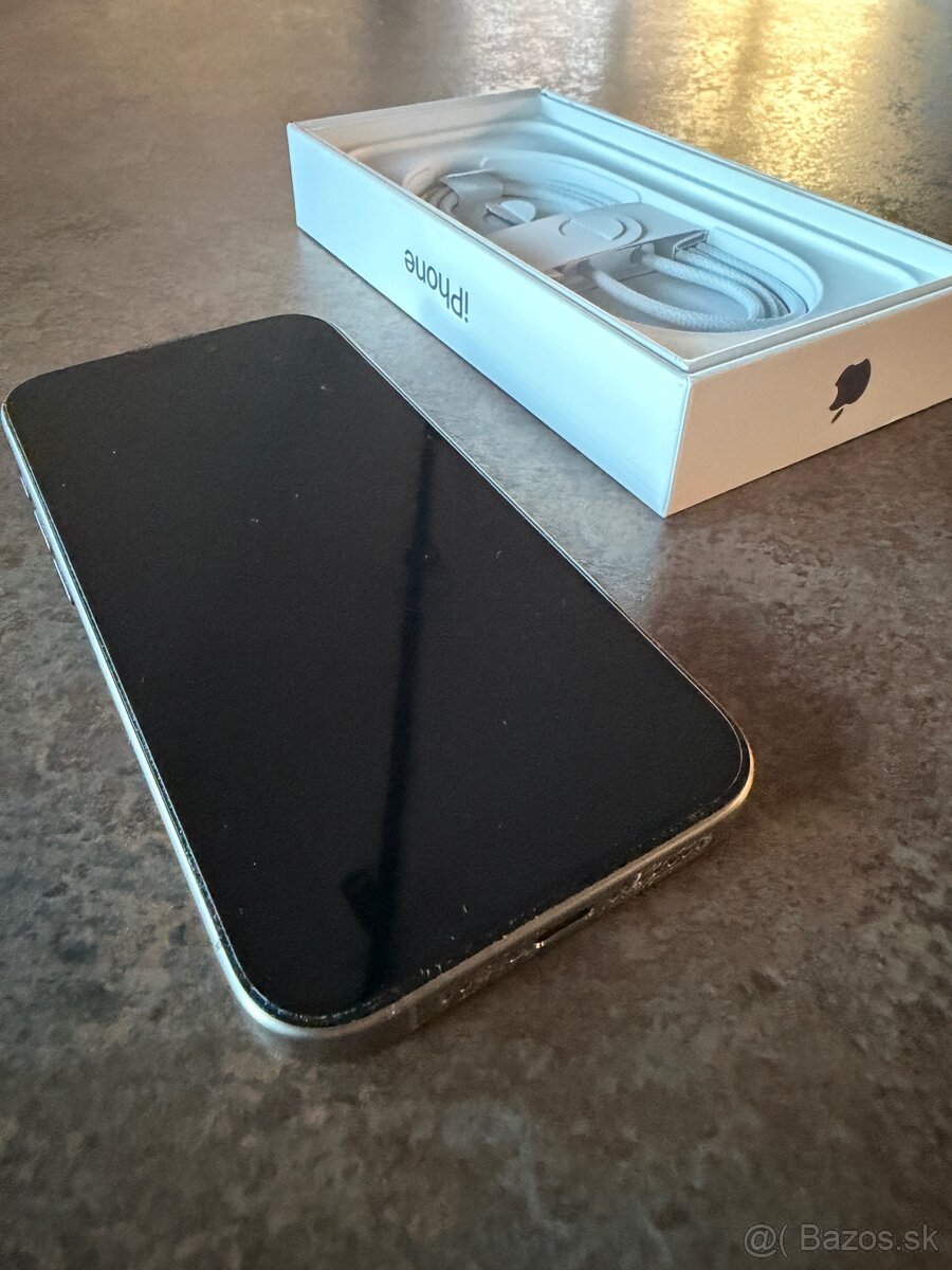 iPhone 15 Pro 256GB - 3