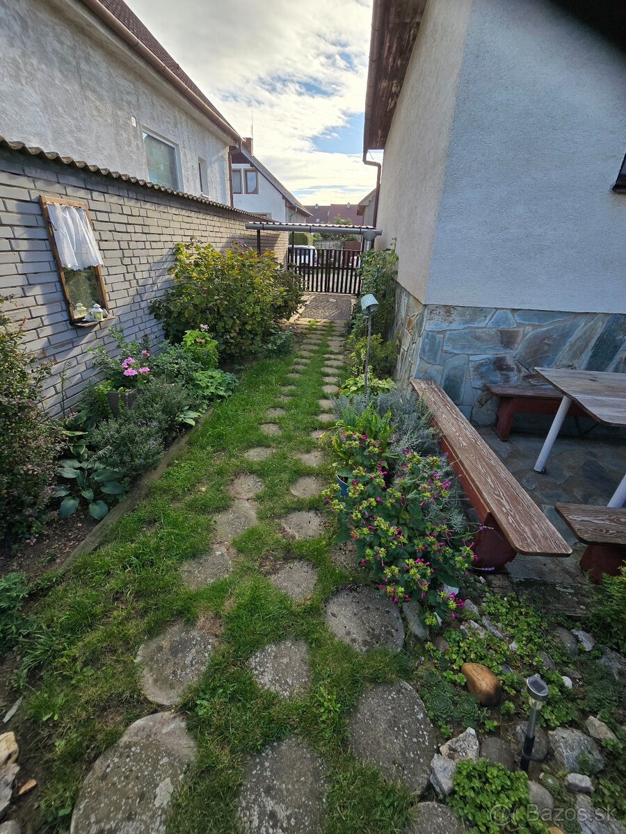 Rodinný dom zo záhradou - zĺava, v obci Kopčany - 3