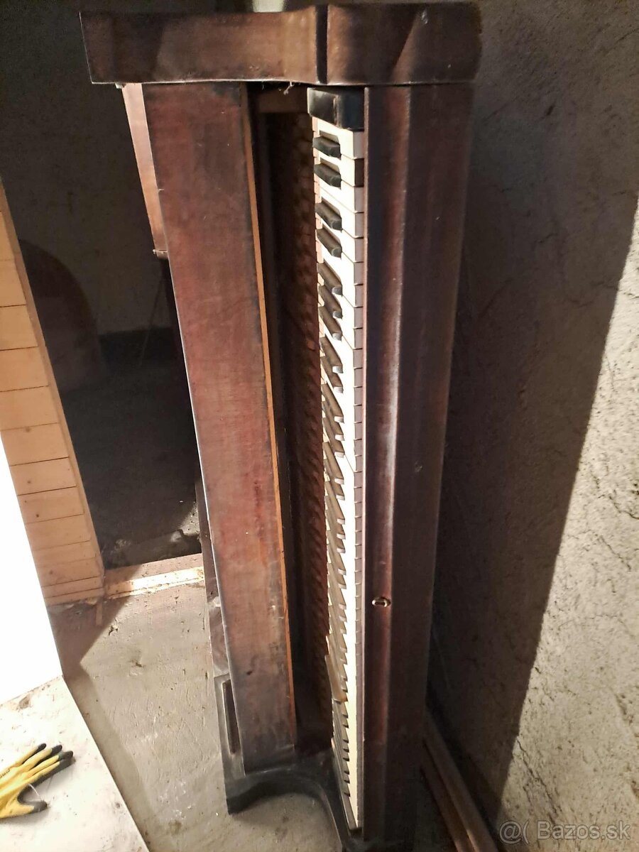 Klavír - krídlo - 3