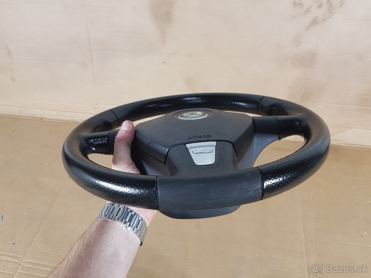 Predám volant Škoda Octavia 2 RS - 3